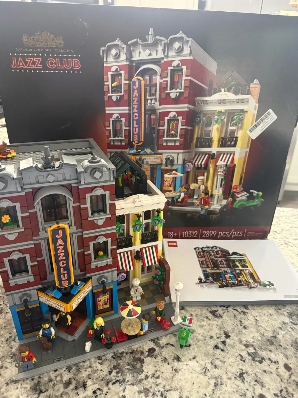 RETIRED LEGO Icons Jazz Club 10312 Modular Building 2899 Pieces w/ Box